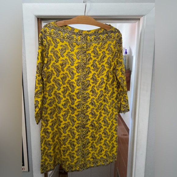 Vintage dress adorned with gold sequins, brown beads and buttons up the back☀️ - Picture 4 of 4